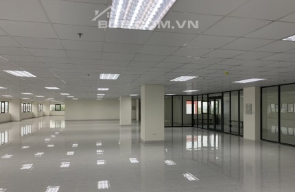 Bán Toà Văn phòng 11 tầng mặt phố Trần Thái Tông, Cầu Giấy. DT 550m2  
MT 16m . Giá 380 tỷ ( TL)