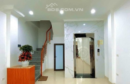 Bán nhà Phạm Văn Đồng - 4,6 Tỷ - vị trí đắt giá - tiện ích vượt trội - thang máy xịn - mới đẹp ở ngay.