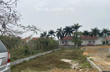 Đất trong Xanh Villas đang bán giá 50-60tr/m2 Tôi B ÁN mảnh bên cạnh giá bằng 1 nửa.
Dt 82m2, giá bằng 1 nửa 28tr/m