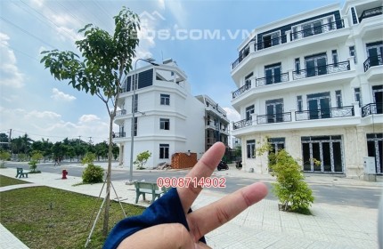 Chính chủ bán nhà 4 tầng DT 4x17m, đường xe hơi 12m trước nhà đẹp view công viên hồ bơi, an ninh