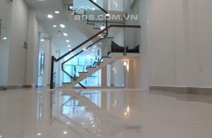 Cho thuê MT 172A Hoàng Văn Thụ PN, mới xây, 900m2, 50tr