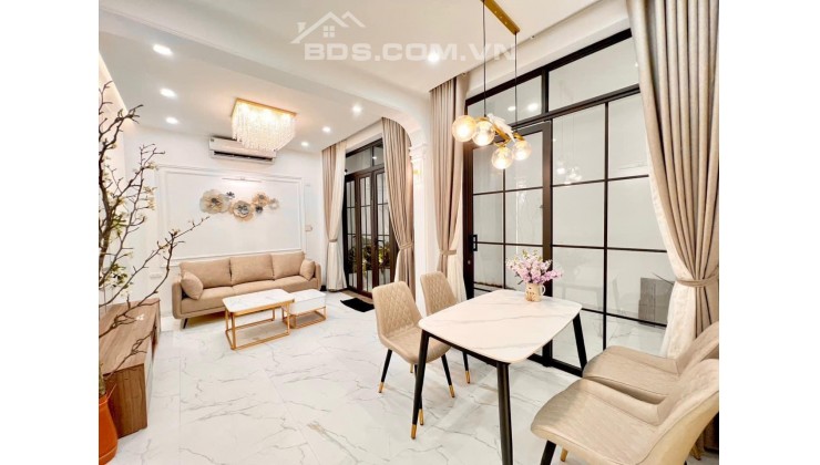 Bán nhà đẹp quận Long Biên, diện tích 50m2, 3  tầng, 3 thoáng ô tô tránh, ở cho thuê kinh doanh đều tốt.