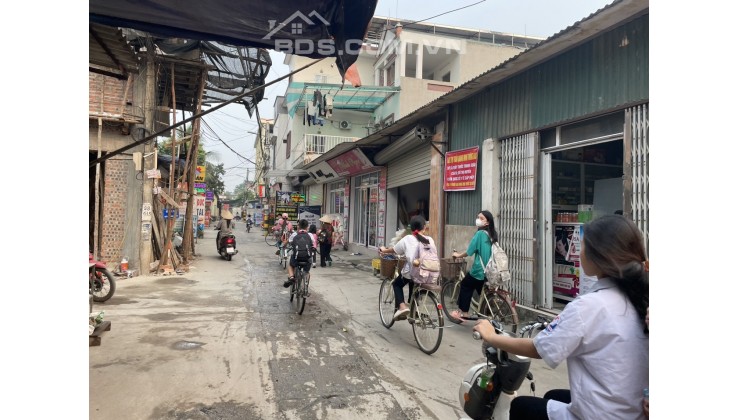 BÁN ĐẤT TỔ 4 - QUANG MINH, 48.4m2, TRỤC CHỢ