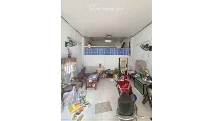 CHỦ BÁN GẤP -- Ô TÔ NGỦ TRONG NHÀ -- SỔ NỞ HẬU -- CÔNG CHỨNG SANG TÊN TRONG NGÀY.