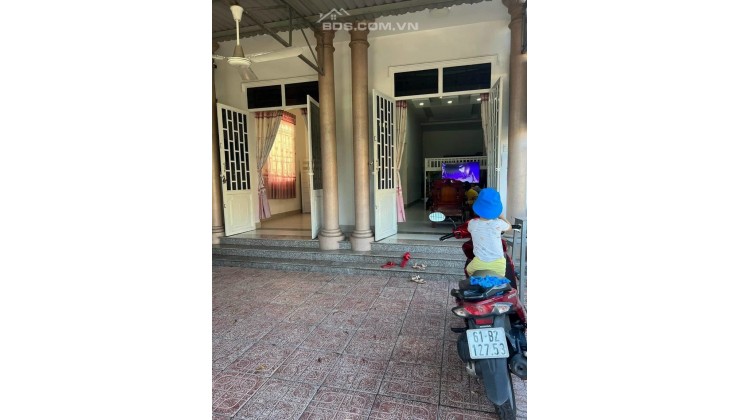 Cho thuê nhà gần trường Mần non Bé Yêu thuộc P. Phú Hòa, Thủ Dầu Một giá 6tr/tháng