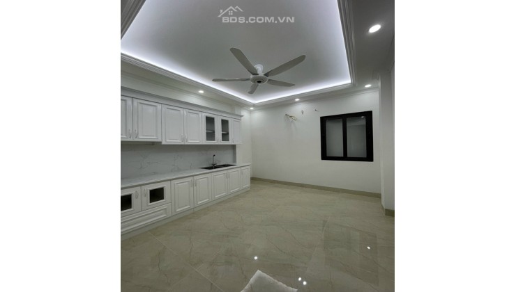 Bán nhà Nghĩa Tân, 52m2, 5T thang máy, Giá chỉ 12,5 tỷ, Gara, Ô tô tránh, Nhà mới, KDVP