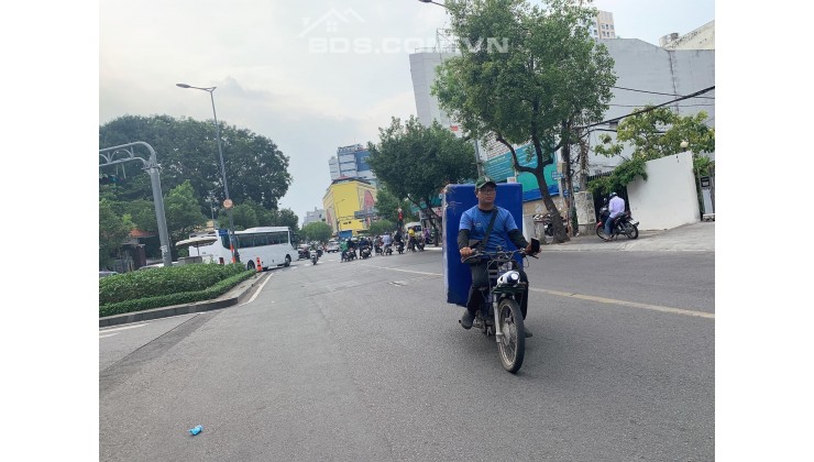 Bán gấp nhà mặt tiền Nguyễn Trọng Tuyển, kinh doanh siêu đẹp, phường 15, quận Phú Nhuận