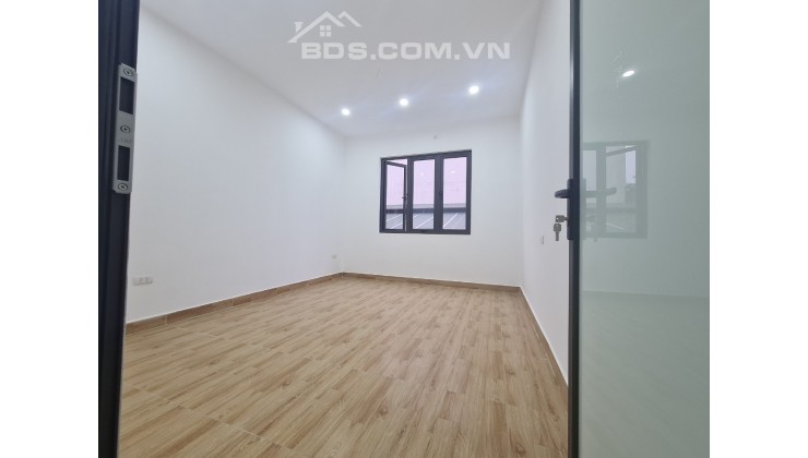 Bán nhà mới Tôn Đức Thắng 38m giá 4ty15 ô tô đỗ 100m 2 mặt thoáng 5pn