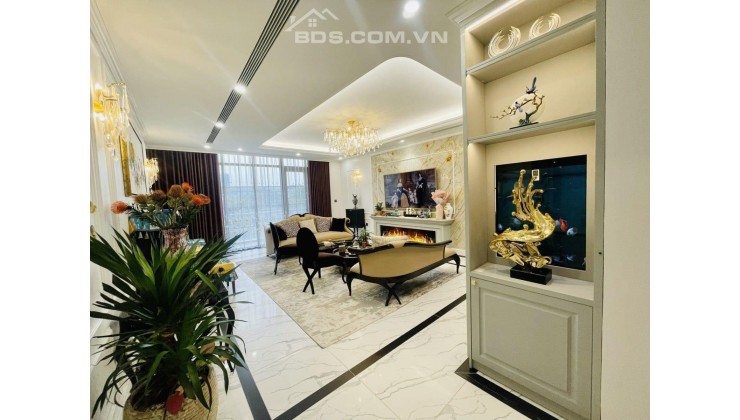 Bán gấp - Nhà riêng Quận Long Biên, diện tích 101m2 x 4 tầng, oto đỗ cửa, full nội thất, giá chỉ nhỉnh 9 tỷ.