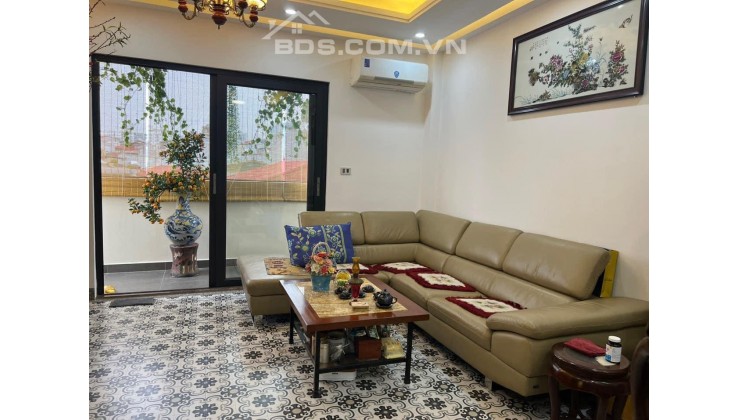 Em Cần bán căn nhà ngõ 68 con đường cầu giấy Dt 50m2, mặt tiền 4,5, ngôi nhà 3 tầng tất cả công dụng