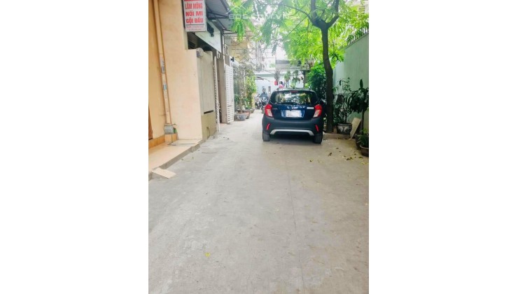 Em Cần bán căn nhà ngõ 68 con đường cầu giấy Dt 50m2, mặt tiền 4,5, ngôi nhà 3 tầng tất cả công dụng