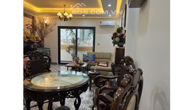 Em Cần bán căn nhà ngõ 68 con đường cầu giấy Dt 50m2, mặt tiền 4,5, ngôi nhà 3 tầng tất cả công dụng