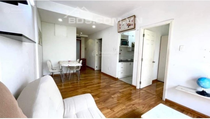 Bán rẻ căn Ehome3 ; 64m2/2PN/2WC Có banlon , đã có sổ hồng