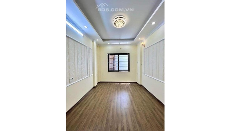 Bán nhà Chợ Khâm Thiên, Đống Đa 30m, 4 tầng, mt 3.2m, giá 3 tỷ