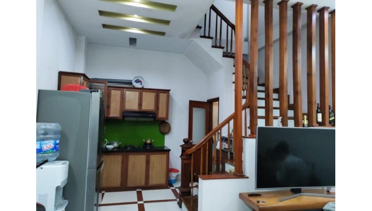 Bán nhà Hồ Tùng Mậu,Nở Hậu,phân lô,Nội thất đẹp,200m ra phố,30m2,6tầng,mt:4,7m.