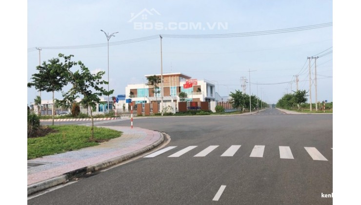 ĐẤT MẶT TIỀN CỔNG XANH GIÁ RẺ