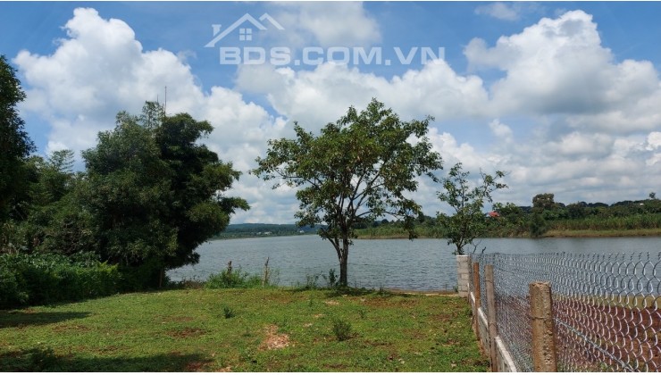 Đất Hẻm Đào Duy Từ 558 m² view Hồ bán 1060 tr có sẵn 150 thổ cư cấp