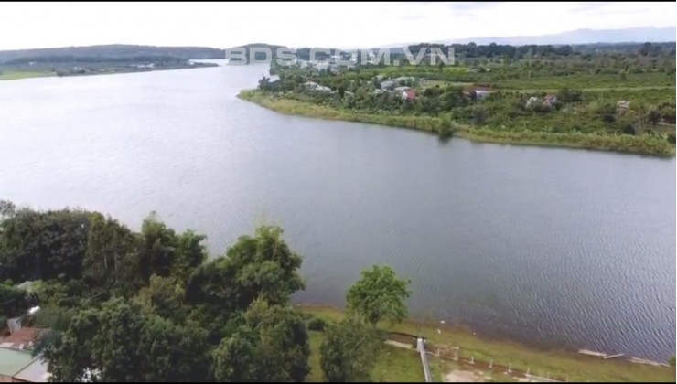 Đất Hẻm Đào Duy Từ 558 m² view Hồ bán 1060 tr có sẵn 150 thổ cư cấp