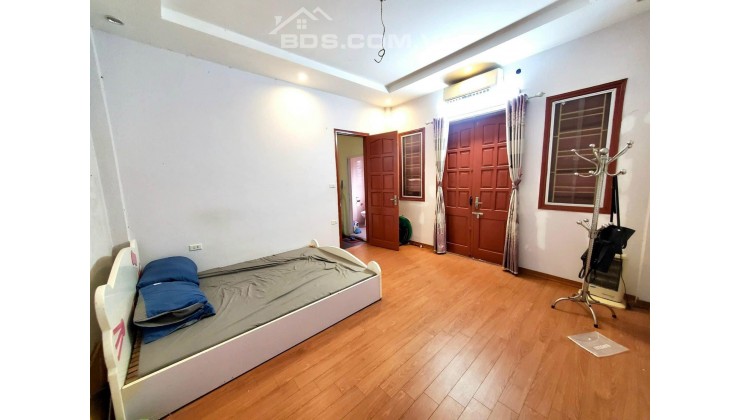 Bán ngôi nhà Lê Thanh Nghị 42m2, 5 tầng, 3PN, giá bán 6.3 tỷ - SĐCC 0342932218