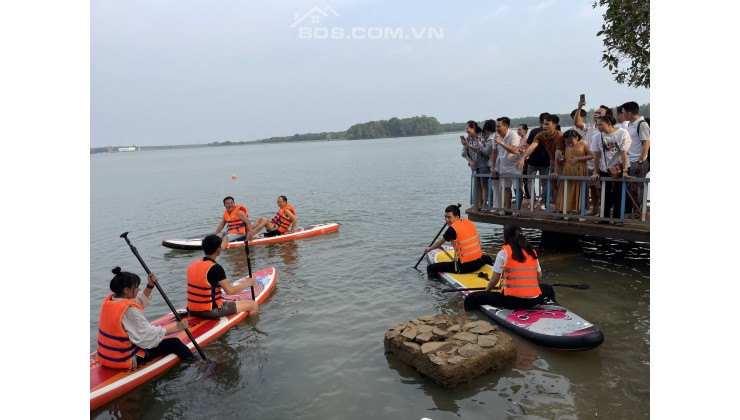 Đất view hồ Lộc Ninh 1000m2 giá 280triệu ngay khu nghỉ dưỡng cắm trại