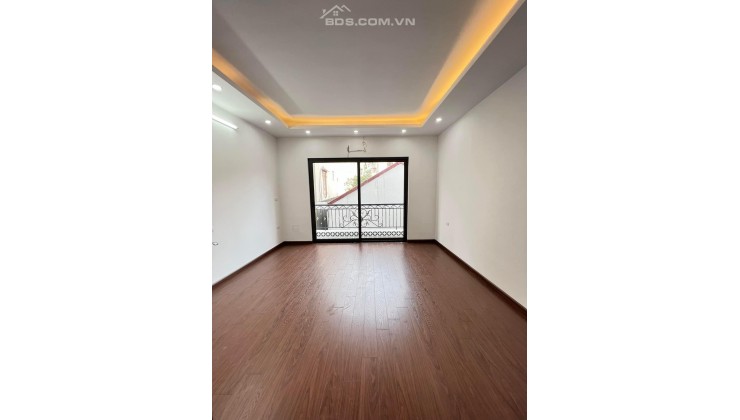 Bán nhà Thanh Đàm,trc nhà thoáng, 30m ra oto tránh 32m2, 5T, 3PN, Giá 3.3  tỷ (CTL)