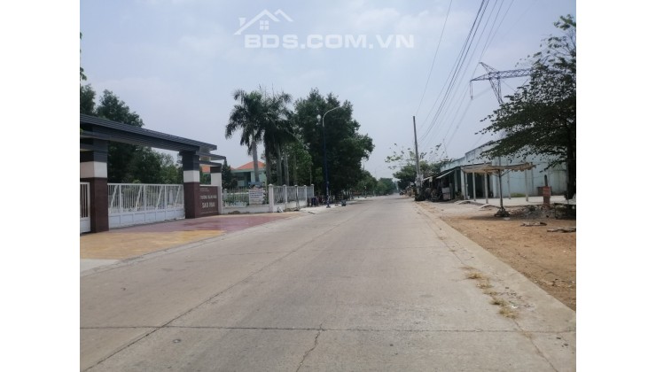 Chính chủ nợ tiền ngân hàng cần bán nhanh lô đất 300m2, gần KDL Đại Nam, SHR, full thổ cư