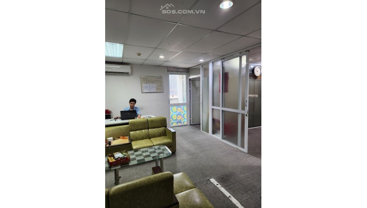 Bán tòa văn phòng phố Kim Đồng, 150m2x8 tầng, thang máy, lô góc, vỉa hè, doanh thu 200tr/th