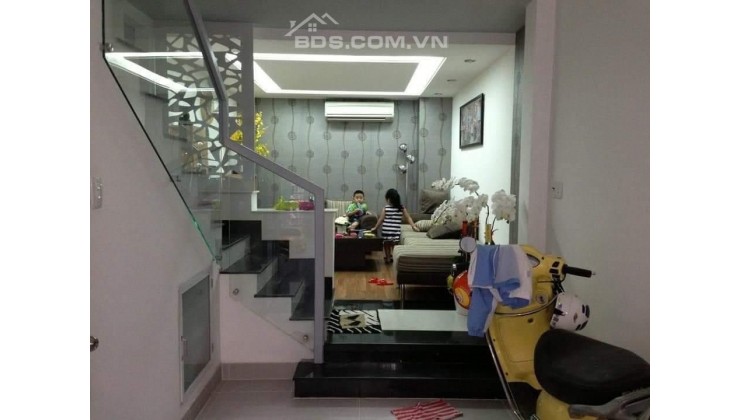 Cần bán nhà Huỳnh Văn Bánh, 81m2 2 Tầng, ngang 4.6m, vuông vức, 8 Tỷ TL