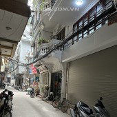 Nhà đẹp cách phố 70m giá rẻ tại 180 Nguyễn Lương Bằng