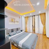 Bán gấp nhà phân lô Lương Thế Vinh, DT 36m2x5T, Ô tô đỗ cửa, giá nhỉnh 6 tỷ.