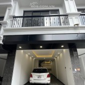 Bán nhà Ngọc Thuỵi, lô góc, 54m x  3.5T, oto, giá 3 tỷ 66