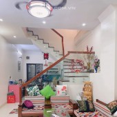 CẦN BÁN NHÀ 3 TẦNG DÂN XÂY PHỐ NGUYỄN VĂN CỪ 60m MT5m GIÁ 4,8 TỶ BÁN ĐẤT TẶNG NHÀ