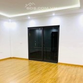 Chính chủ bán nhà 29c ngõ 68/188 Nguyễn Văn Linh tổ 13 Thạch Bàn 30m2 x 6 tầng, giá hơn 3 tỷ