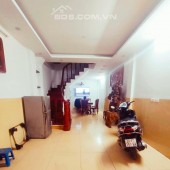 SỐC SỐC !!!BÁN NHÀ KHƯƠNG TRUNG 40m2x 5T, Ô TÔ ĐỖ CỬA GIÁ 5,5 TỶ.