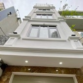 CHÍNH CHỦ CẦN BÁN GẤP, NHÀ PHỐ LẦM HẠ BỒ ĐỀ LONG BIÊN, KHU VIP - NGÕ OTO TRÁNH, ĐỖ VÀO NHÀ