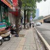 Bán nhà mặt phố Nguyễn Chí Thanh Đống Đa vỉa hè 4m mỗi tháng cho thuê được 40 triệu