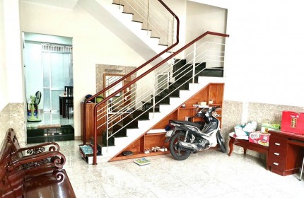 Bán nhà Thành Thái, Quận 10, Hẻm xe hơi, 5 tầng, 40m2, chỉ 10.x tỷ