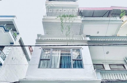 HẺM BA GÁC - TRUNG TÂM VIP QUẬN 5