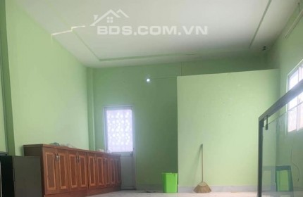 Bán nhà Hiệp Bình Chánh, hơn 30m2, 3 tầng, hẻm 3 gác, chỉ 2.35 tỷ