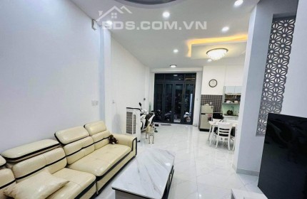 nhà quận tân bình, 50m2, sổ vuông nở hậu, 3 tầng, chỉ nhỉnh 5 tỷ