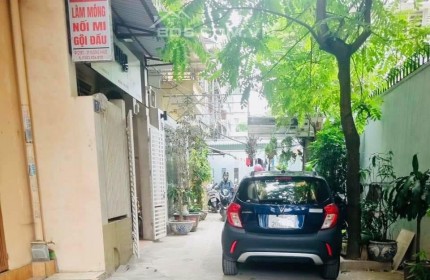 Em Cần bán căn nhà ngõ 68 con đường cầu giấy Dt 50m2, mặt tiền 4,5, ngôi nhà 3 tầng tất cả công dụng