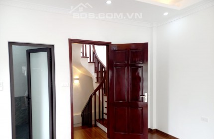 NHÀ PHỐ NGUYỄN SƠN, DT 40M, 5T, 5.3 TỶ, NHÀ ĐẸP, GIÁ RẺ, Ô TÔ ĐỖ CỬA