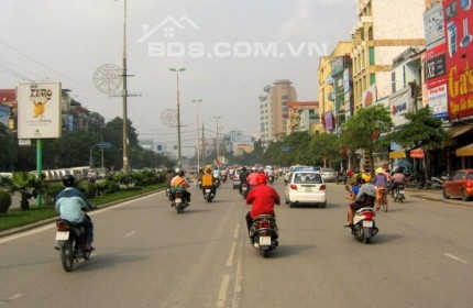 Bán Nhà Mặt Phố Hai Bà Trưng - 5 Tầng Thang Máy - Vỉa Hè Đá Bóng - Kinh Doanh ĐỈnh