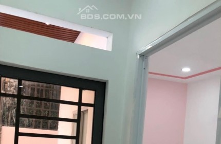 Nhà trung tâm Bình Thạnh, sát hẻm xe hơi 52m2, 2 tầng, nhà mới vào ở ngay, sổ vuông vức.