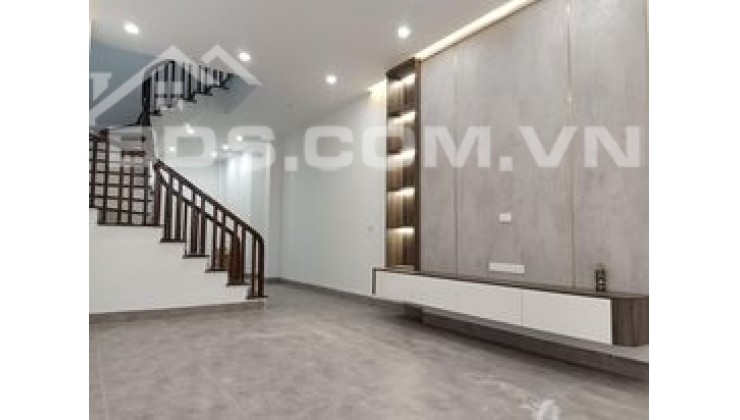 Chính chủ bán nhà mới toanh P.Đức Giang,full nội thất,gara ô tô,40M,MT 5.5M, nhỉnh 4 tỷ