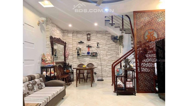 Bán nhà Khương Thượng, Đống Đa. 40m2, ngõ oto tránh, giá rẻ, có thể ở và kinh doanh.