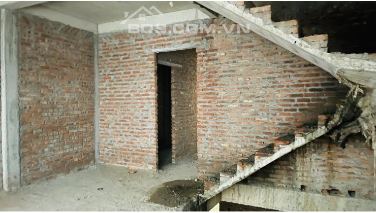 SỐC! BÁN NHÀ LIỀN KỀ PHẠM VĂN ĐỒNG GIÁ CHỈ 12 TỶ CÓ 77M2X5T, MT 8m LÔ GÓC, Ô TÔ ĐỖ CỬA.