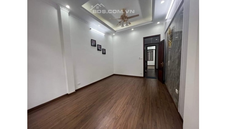 Ô TÔ VÀO NHÀ - KINH DOANH BẤT CHẤP - KHU HIẾM NHÀ BÁN