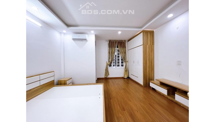 HIẾM CẦU GIẤY – Ô TÔ – KINH DOANH SẦM UẤT – Ô CHỜ THANG MÁY – 40M2, 5T, GIÁ NHỈNH 4 TỶ . LH 0969799877