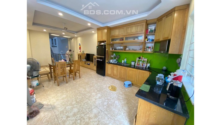 (#7) PHÂN LÔ HOÀNG QUỐC VIỆT - GARA 7 CHỖ - THANG MÁY